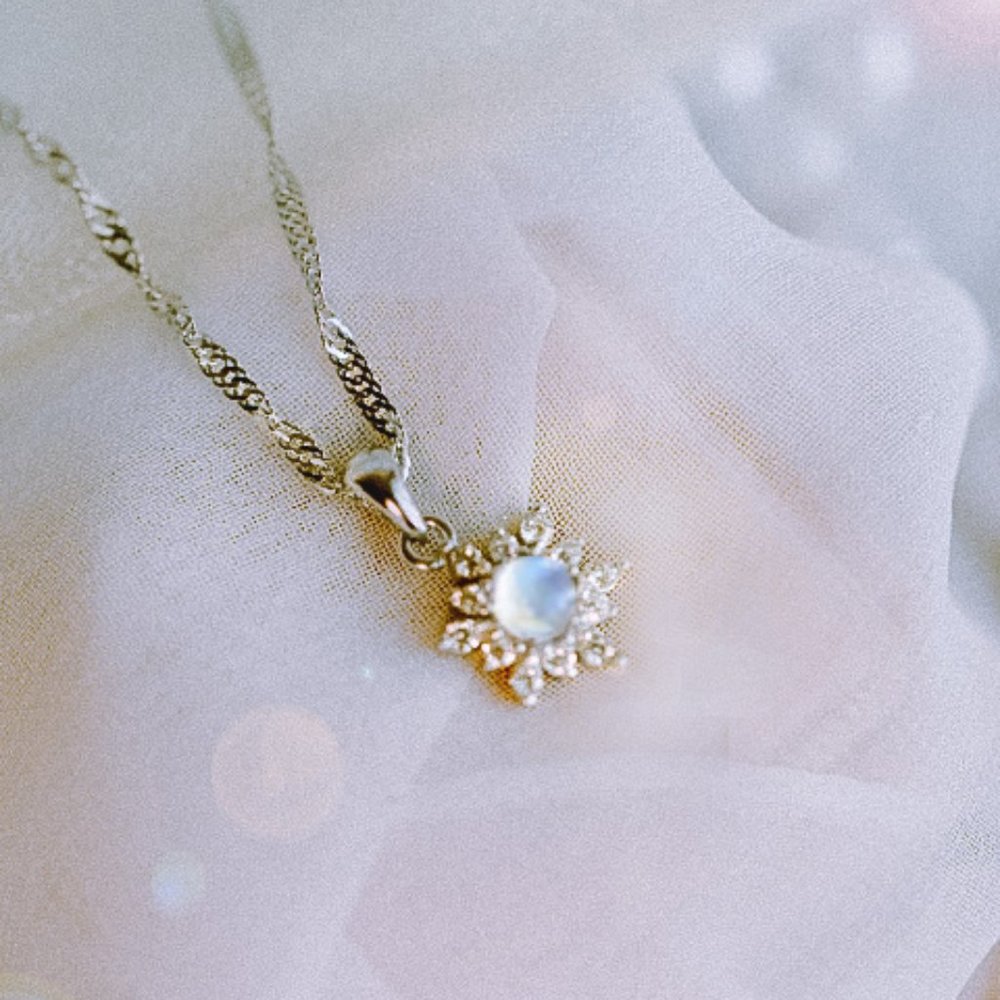 925 Sterling Silver Genuine Rainbow Moonstone Necklace Moonlight Pendant Chain